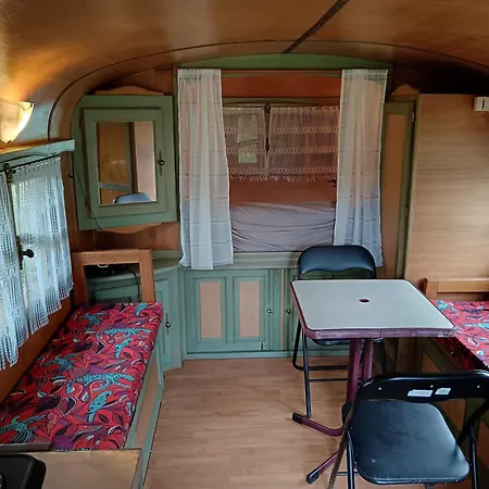 Roulotte Κάμπινγκ Ginals